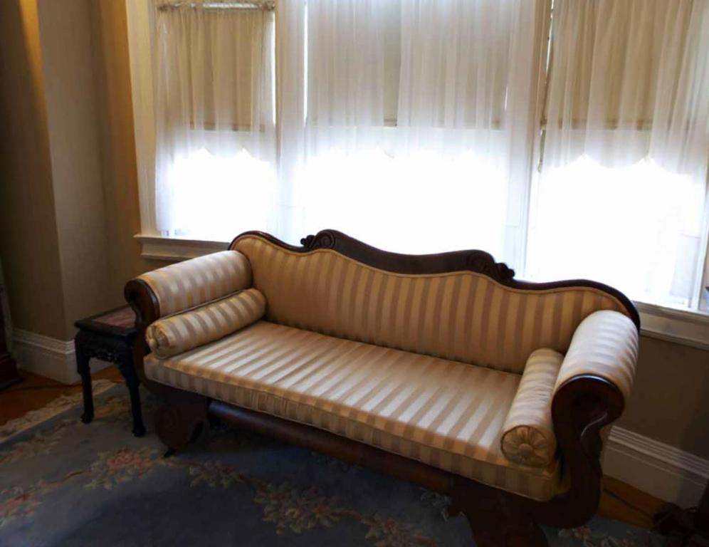 פרובידנס Edgewood Manor Inn Bed And Breakfast חדר תמונה